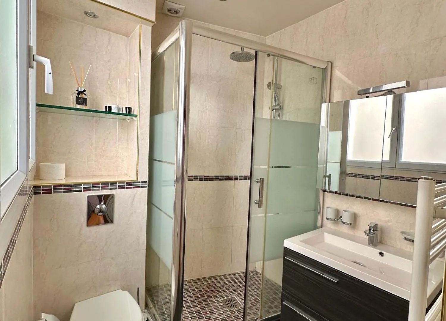 Magnifique 3 3 Salles De Bains Párizs